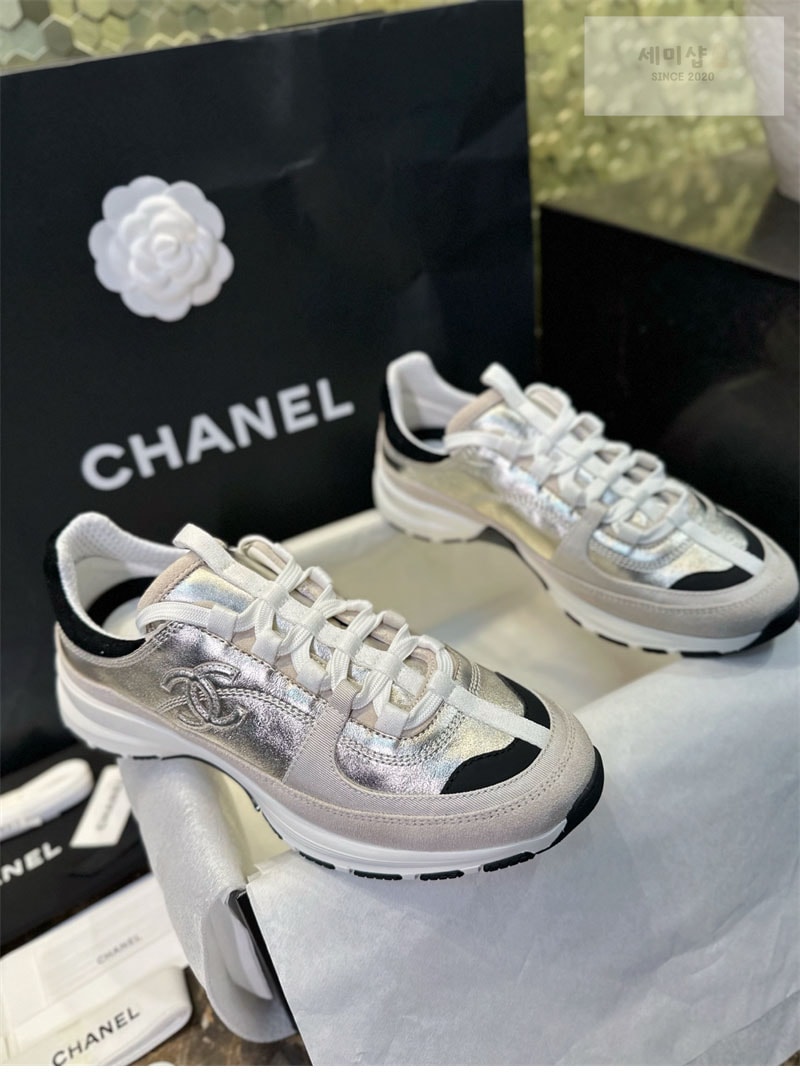 C H A N E L 샤넬 25A CC로고 스니커즈 실버 신발 5번 이미지