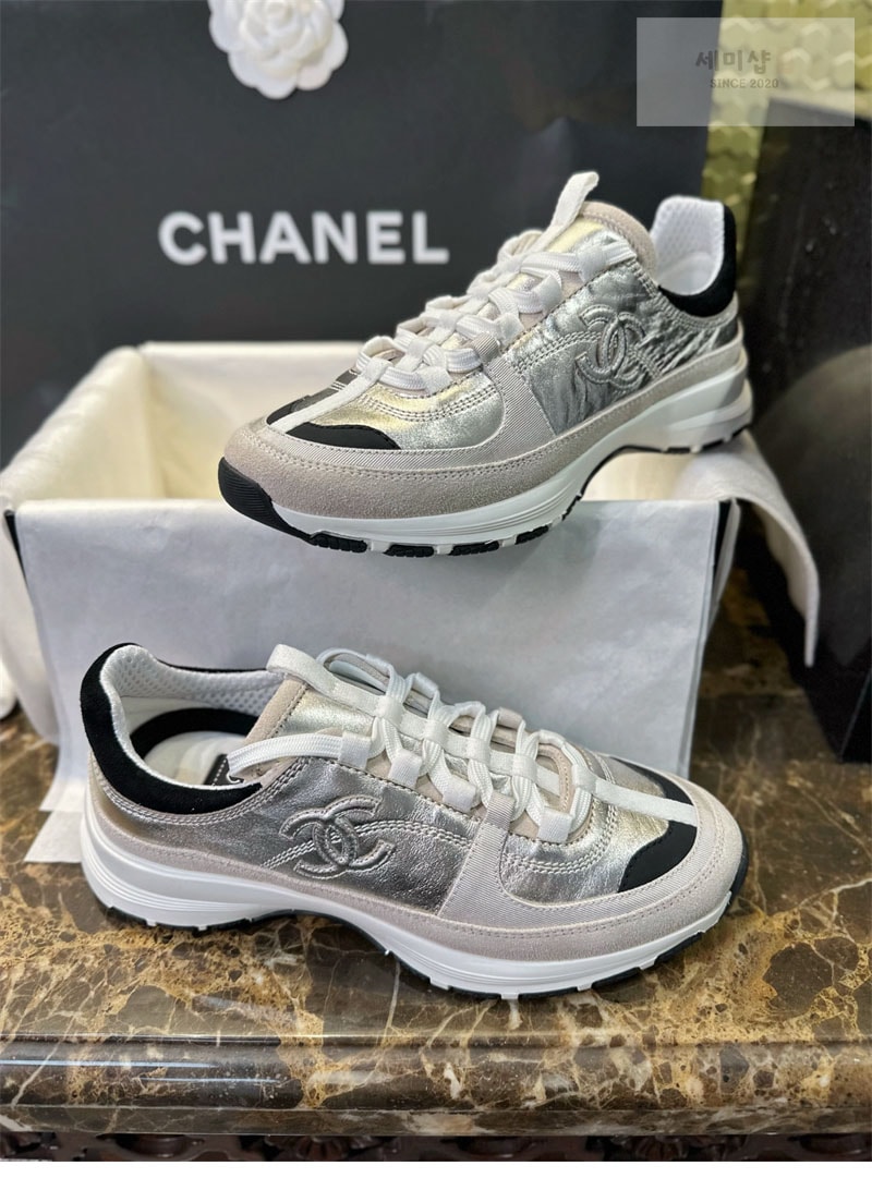 C H A N E L 샤넬 25A CC로고 스니커즈 실버 신발 12번 이미지