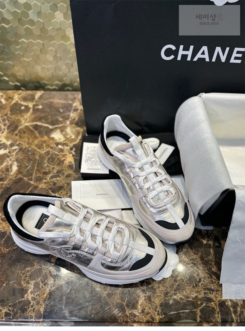 C H A N E L 샤넬 25A CC로고 스니커즈 실버 신발 13번 이미지