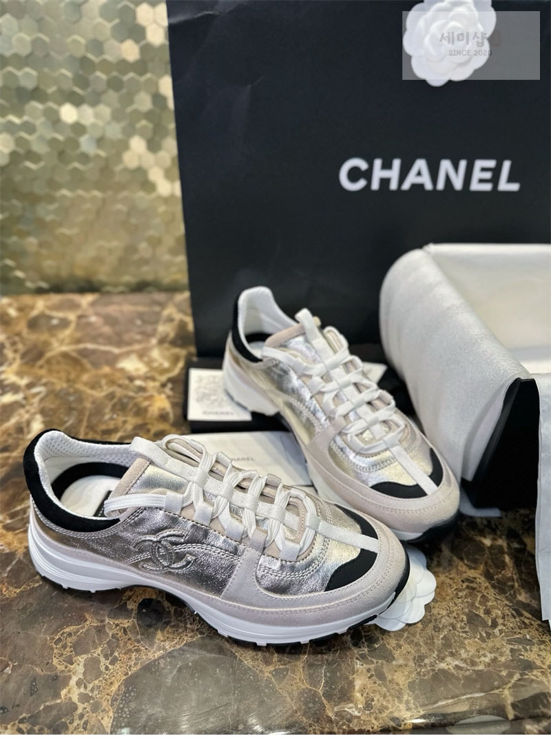 C H A N E L 샤넬 25A CC로고 스니커즈 실버 신발 15번 이미지