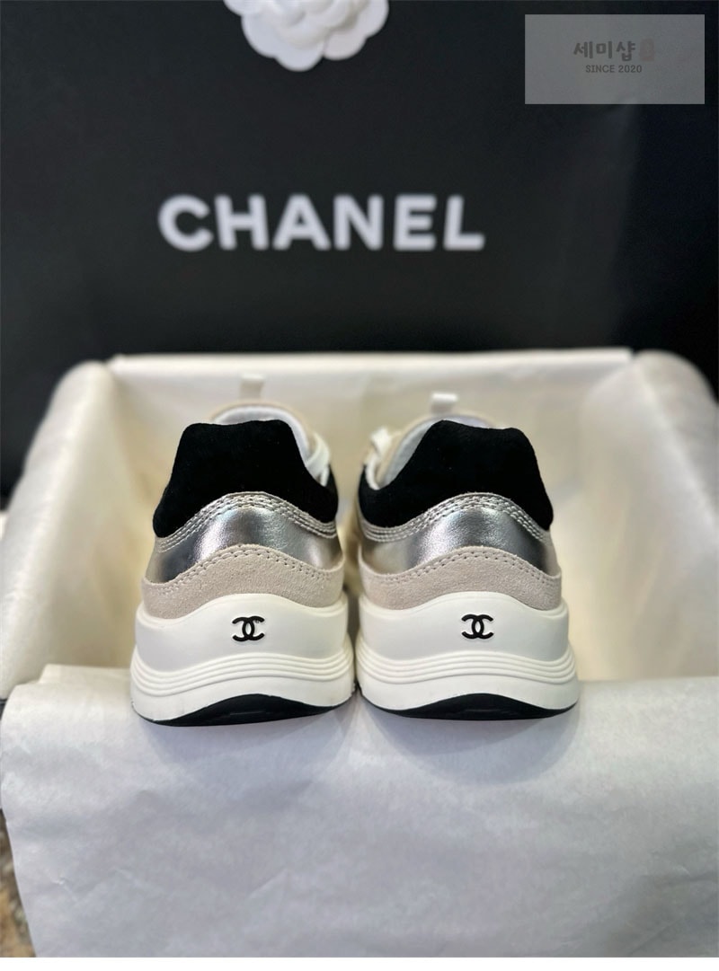 C H A N E L 샤넬 25A CC로고 스니커즈 실버 신발 21번 이미지