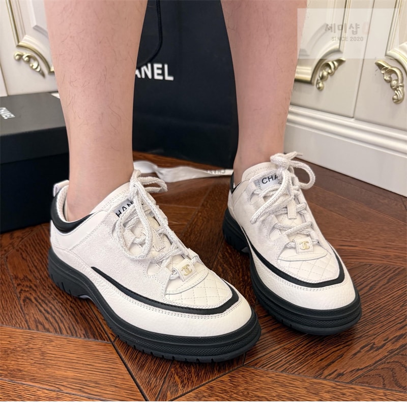 C H A N E L 샤넬 25B 퀼팅 스니커즈 블랙 신발 2번 이미지