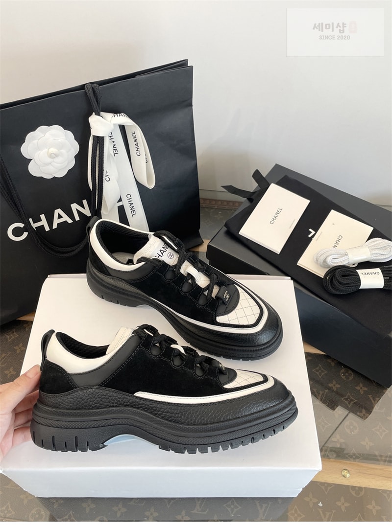 C H A N E L 샤넬 25B 퀼팅 스니커즈 블랙 신발 4번 이미지