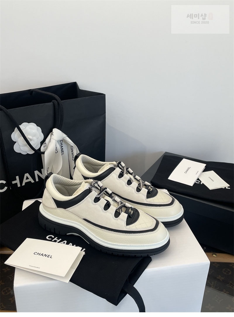 C H A N E L 샤넬 25C 크루즈 스니커즈 화이트 신발 6번 이미지