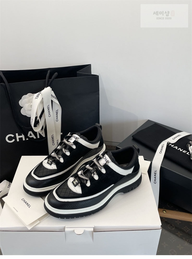 C H A N E L 샤넬 25C 크루즈 스니커즈 화이트 신발 14번 이미지