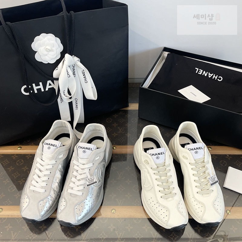 C H A N E L 샤넬 25C CC로고 스니커즈 화이트 신발 19번 이미지