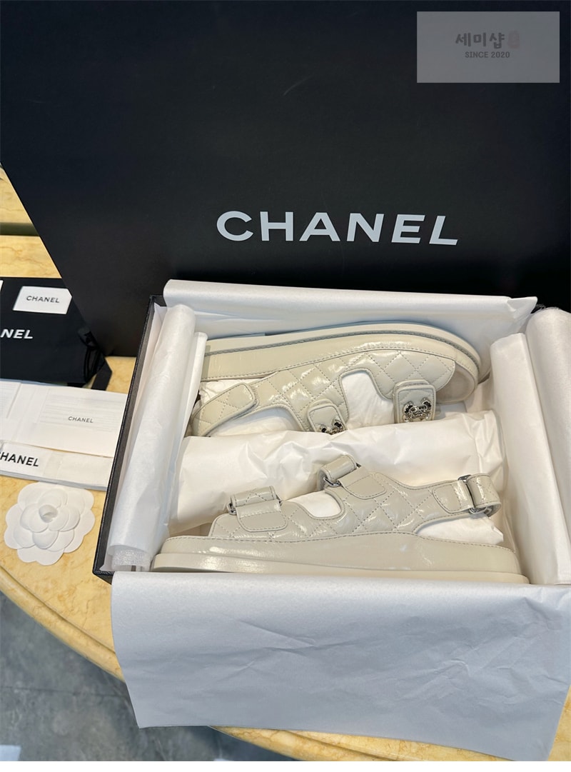 C H A N E L 샤넬 25P CC로고 가죽 레더 벨크로 샌들 신발 2번 이미지