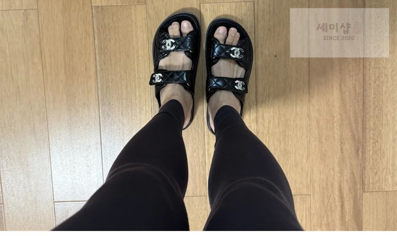 C H A N E L 샤넬 25P CC로고 벨크로 뮬 샌들 신발 2번 이미지