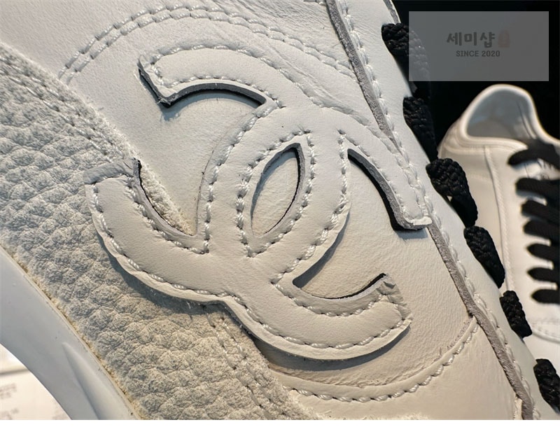 샤넬 샤넬 25P CC로고 스니커즈 화이트/블랙 신발 19번 이미지