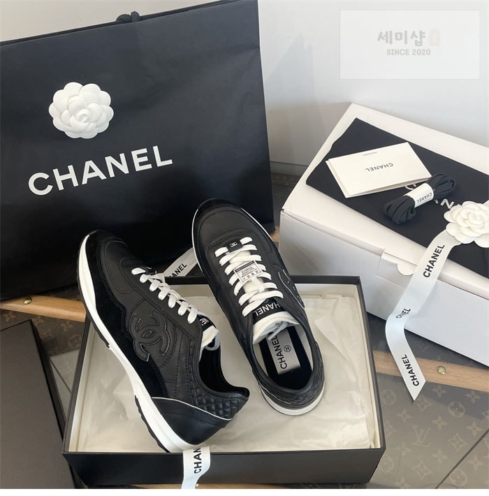 C H A N E L 샤넬 25SS 프리 CC로고 스니커즈 신발 10번 이미지