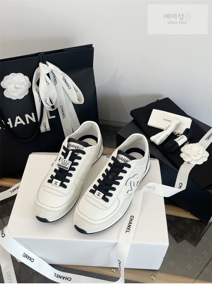 C H A N E L 샤넬 25SS 프리 CC로고 스니커즈 신발 12번 이미지