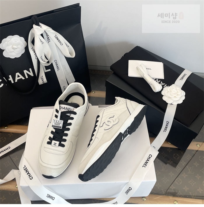C H A N E L 샤넬 25SS 프리 CC로고 스니커즈 신발 14번 이미지