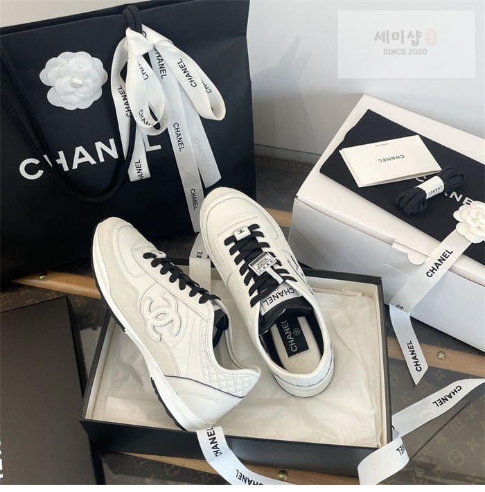 C H A N E L 샤넬 25SS 프리 CC로고 스니커즈 신발 15번 이미지