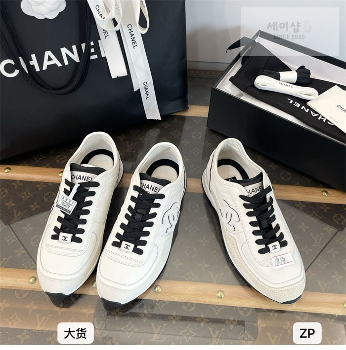 C H A N E L 샤넬 25SS 프리 CC로고 스니커즈 신발 17번 이미지