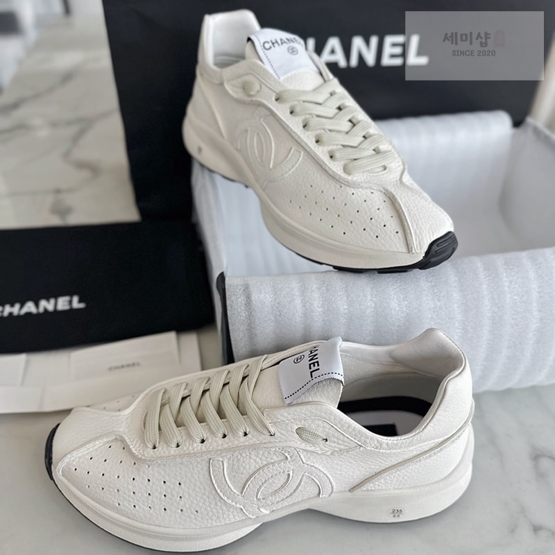 C H A N E L 샤넬 25 크루즈 스니커즈 신발 1번 이미지