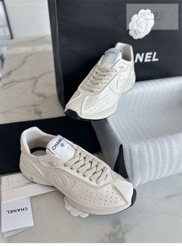 C H A N E L 샤넬 25 크루즈 스니커즈 신발 7번 이미지