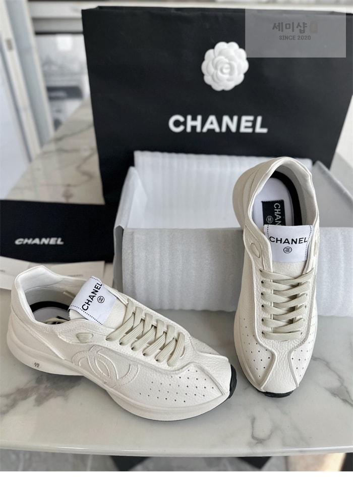 C H A N E L 샤넬 25 크루즈 스니커즈 신발 13번 이미지
