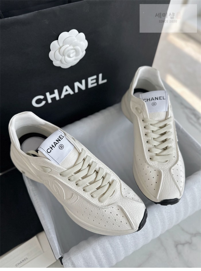 C H A N E L 샤넬 25 크루즈 스니커즈 신발 11번 이미지