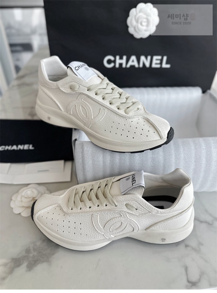C H A N E L 샤넬 25 크루즈 스니커즈 신발 12번 이미지