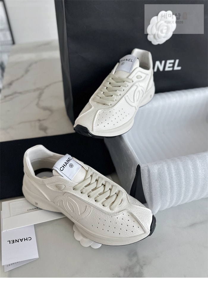 C H A N E L 샤넬 25 크루즈 스니커즈 신발 13번 이미지