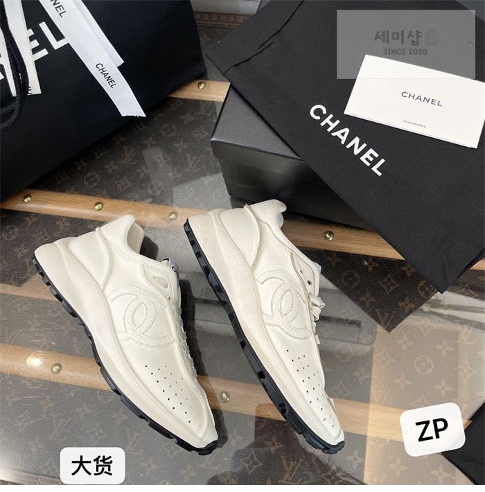 C H A N E L 샤넬 25 크루즈 스니커즈 신발 19번 이미지