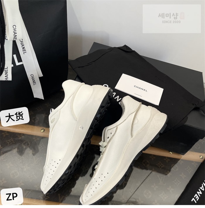 C H A N E L 샤넬 25 크루즈 스니커즈 신발 21번 이미지