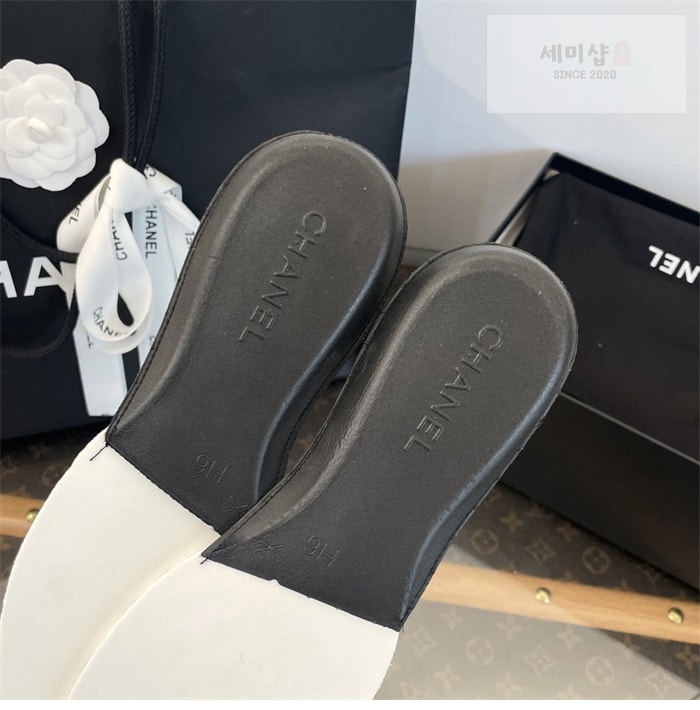 C H A N E L 샤넬 25 크루즈 스니커즈 신발 28번 이미지