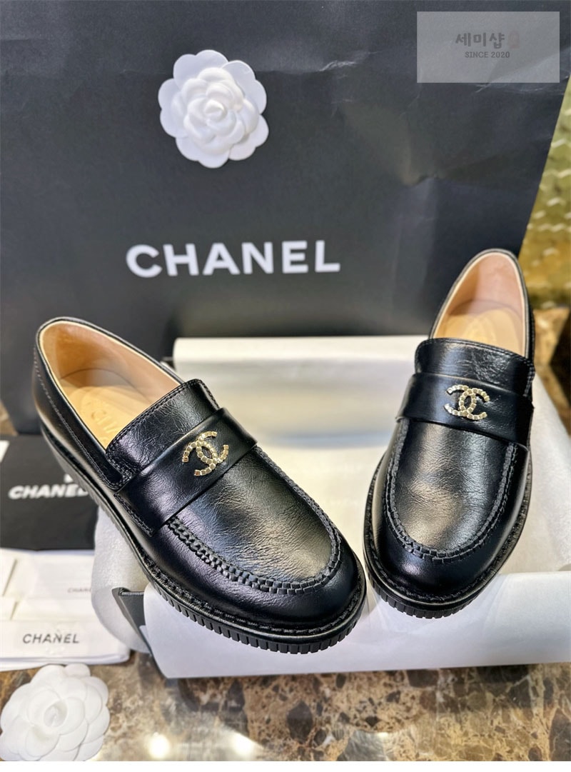 C H A N E L 샤넬 25 크루즈 컬렉션 로퍼 신발 25번 이미지