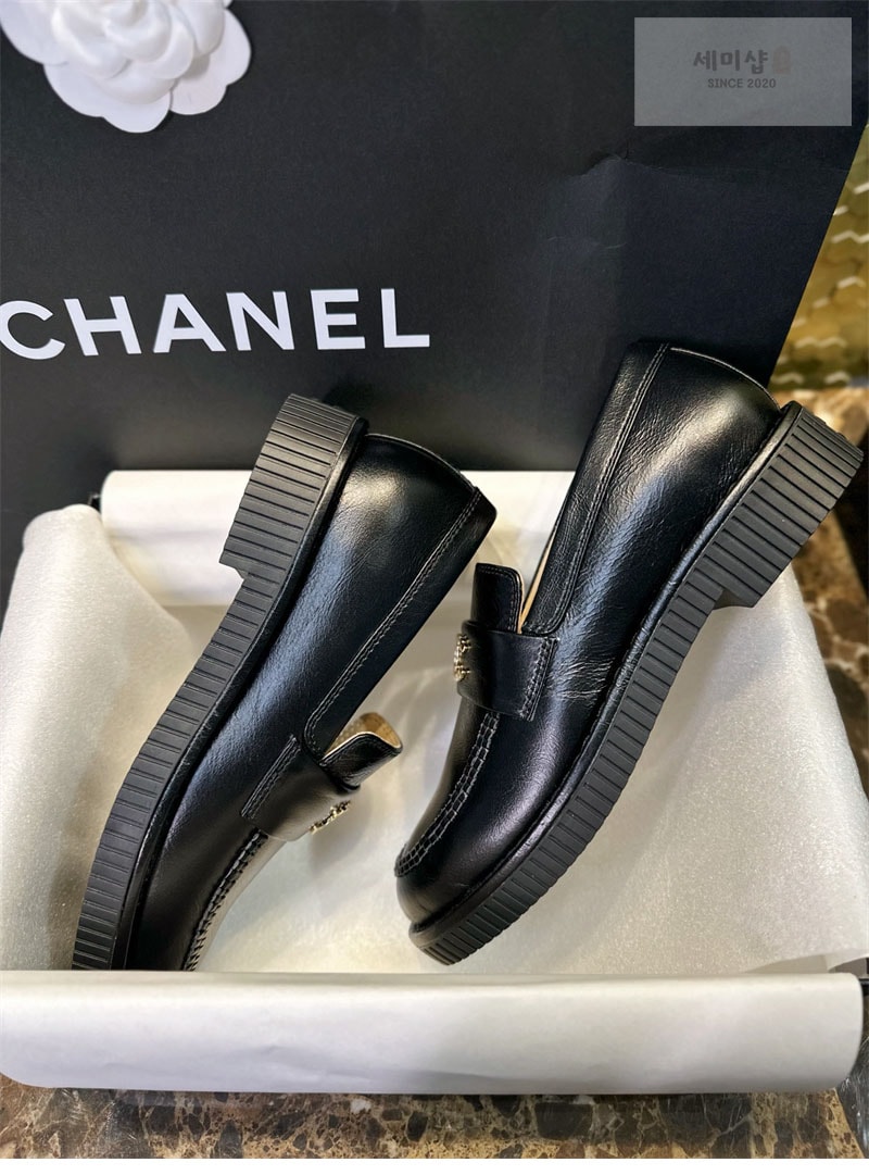 C H A N E L 샤넬 25 크루즈 컬렉션 로퍼 신발 8번 이미지