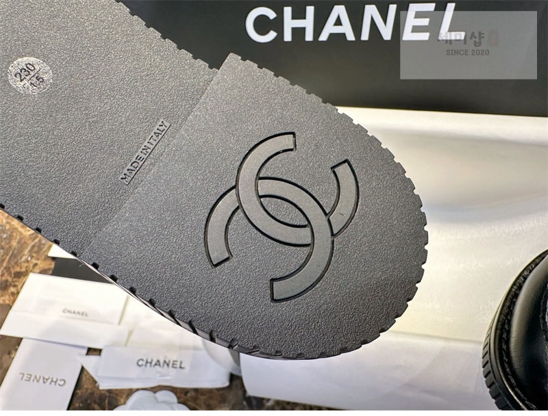 C H A N E L 샤넬 25 크루즈 컬렉션 로퍼 신발 21번 이미지
