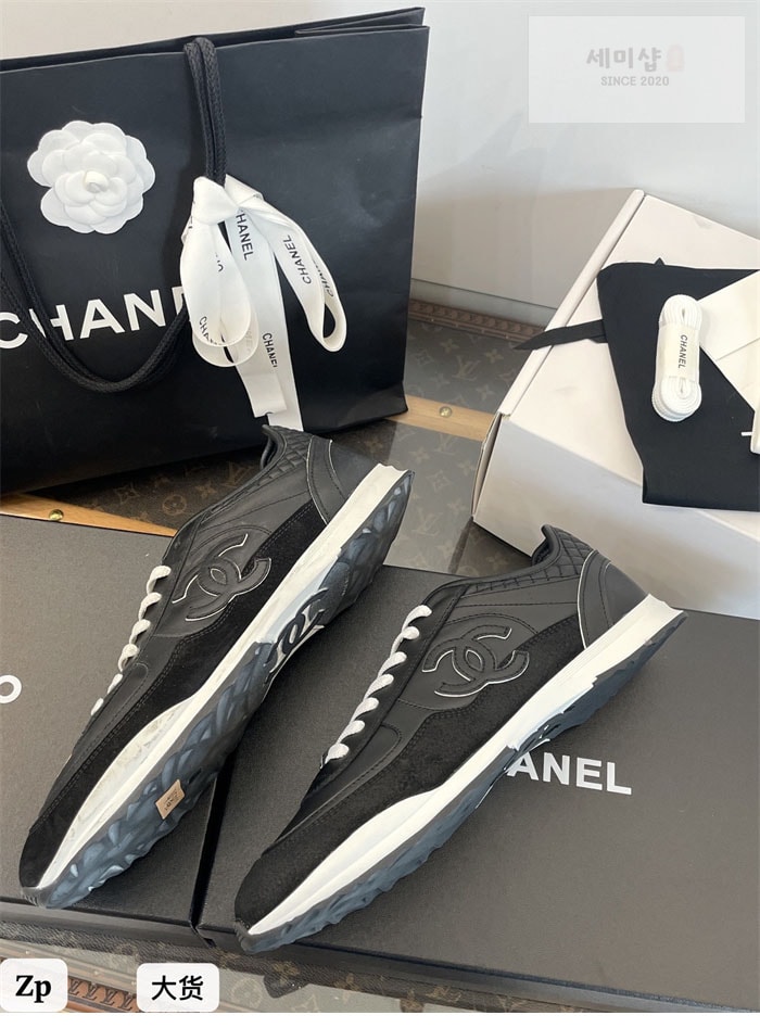 C H A N E L 샤넬 25 CC로고 스니커즈 검흰 화이트 신발 17번 이미지