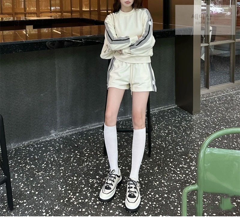 C H A N E L 샤넬 25c 스니커즈 화이트 신발 19번 이미지