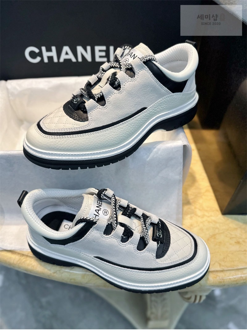 C H A N E L 샤넬 25c 스니커즈 화이트 신발 23번 이미지