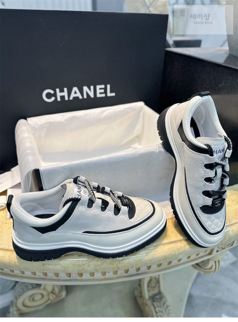C H A N E L 샤넬 25c 스니커즈 화이트 신발 6번 이미지