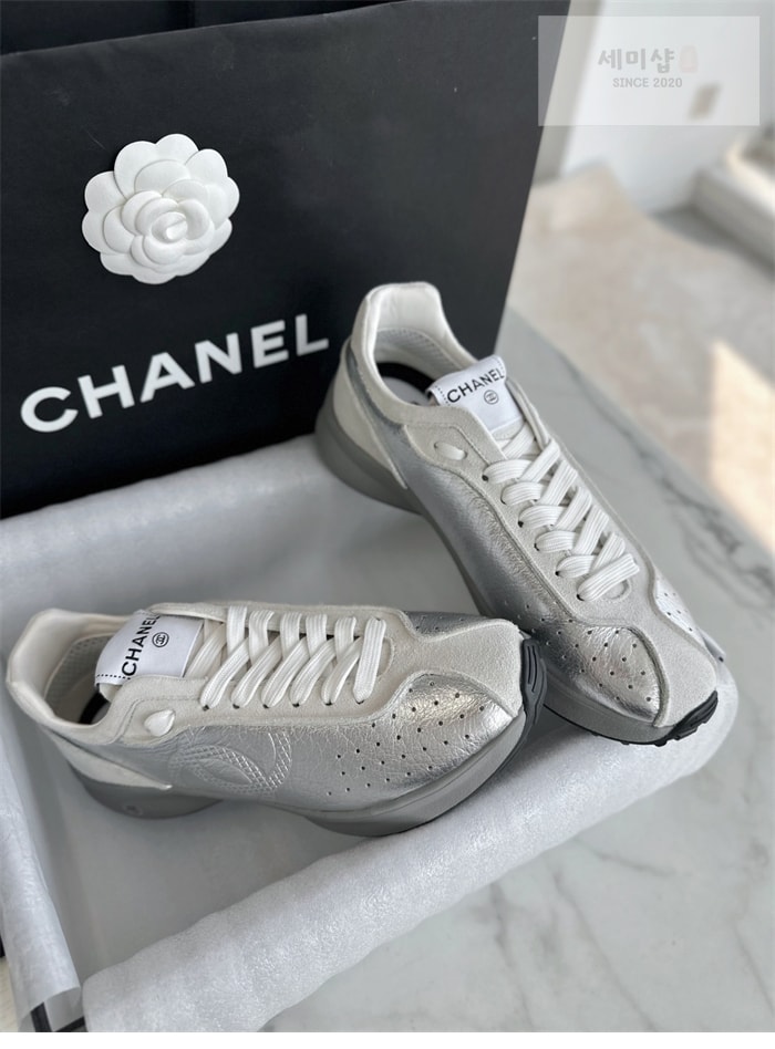 C H A N E L 샤넬 25c CC로고 스니커즈 신발 24번 이미지