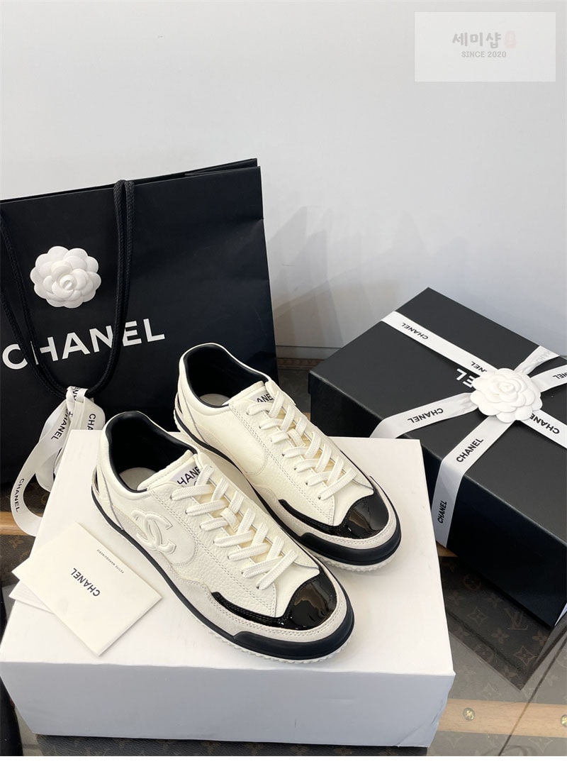 C H A N E L 샤넬 25k CC로고 스니커즈 신발 4번 이미지