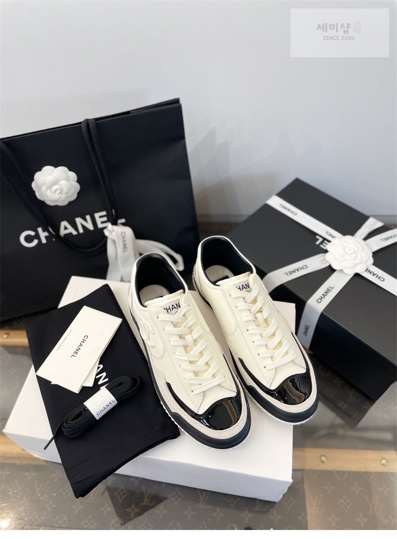 C H A N E L 샤넬 25k CC로고 스니커즈 신발 5번 이미지