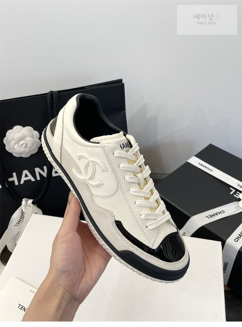 C H A N E L 샤넬 25k CC로고 스니커즈 신발 16번 이미지