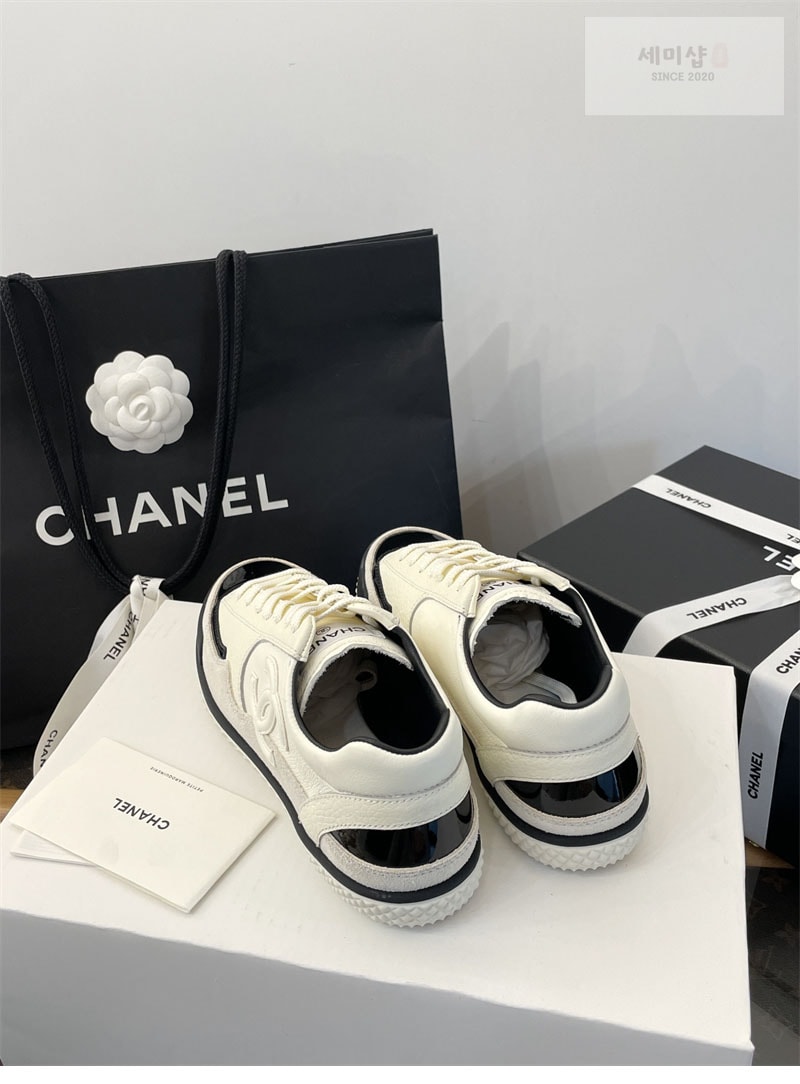 C H A N E L 샤넬 25k CC로고 스니커즈 신발 17번 이미지
