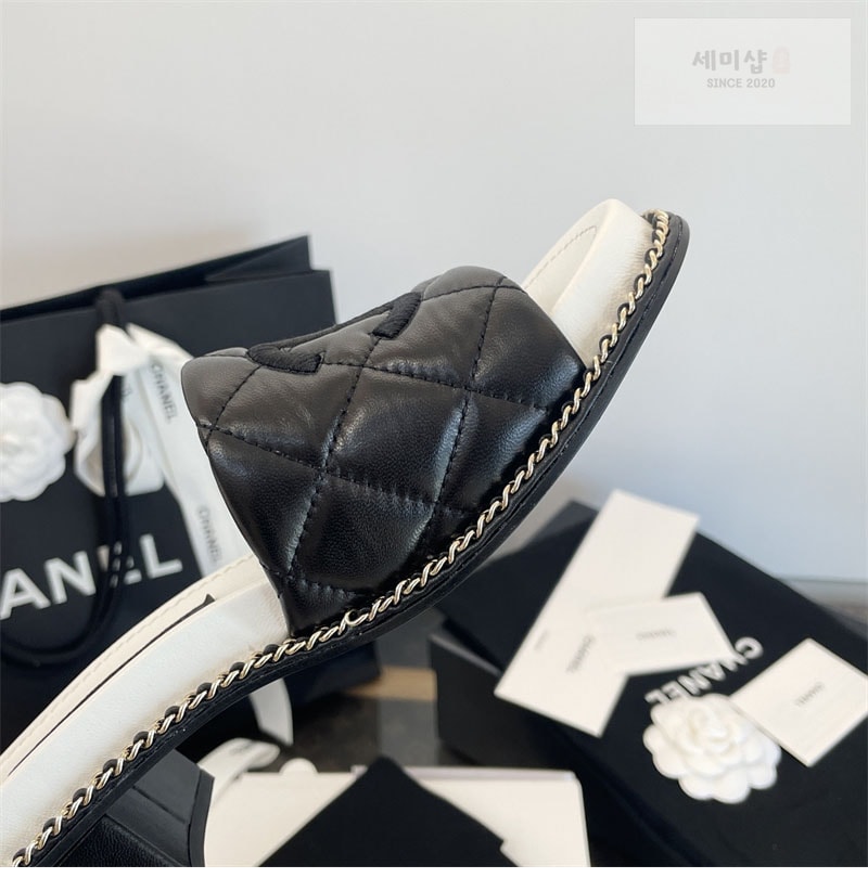 C H A N E L 샤넬 25p CC로고 체인 슬리퍼 화이트 신발 2번 이미지