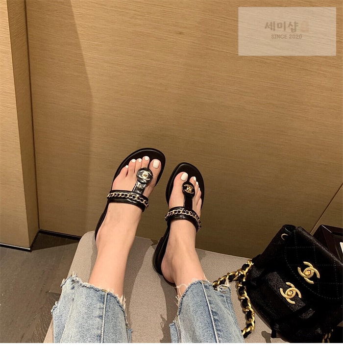 C H A N E L 샤넬 25ss 턴 락 샌들 화이트 신발 2번 이미지