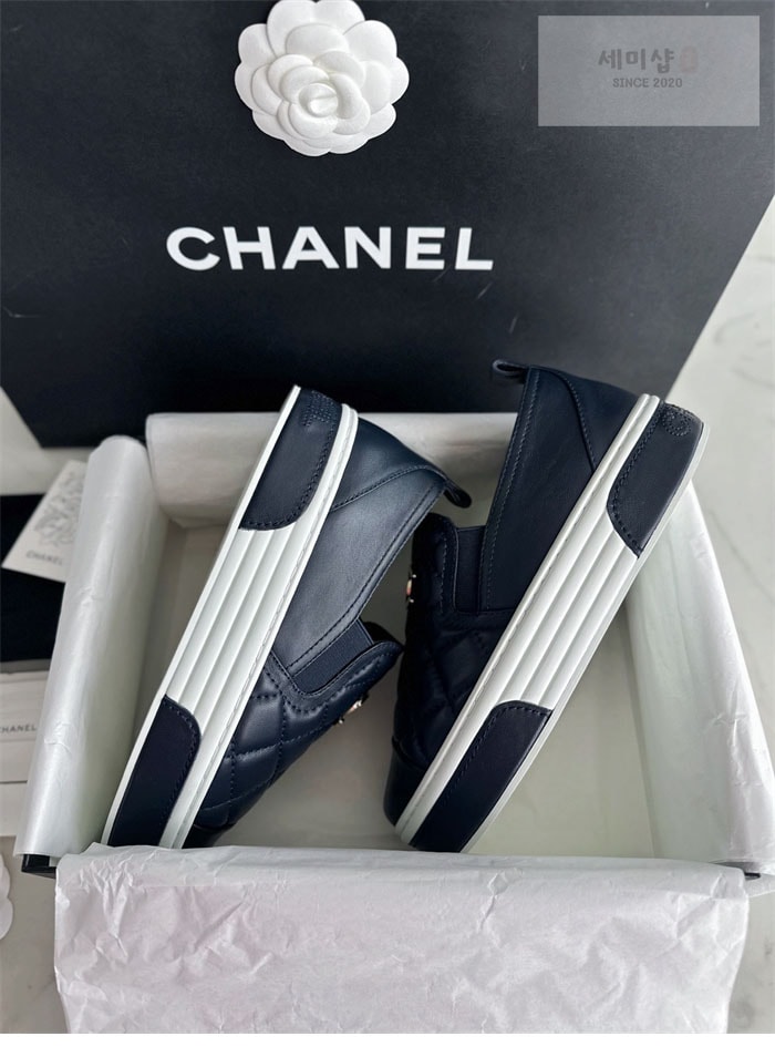 C H A N E L 샤넬 CC로고 퀼팅 슬립온 신발 6번 이미지