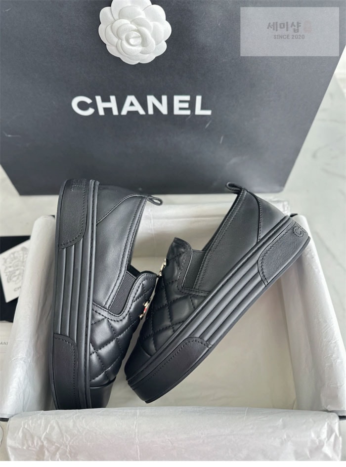 C H A N E L 샤넬 CC로고 퀼팅 슬립온 신발 7번 이미지