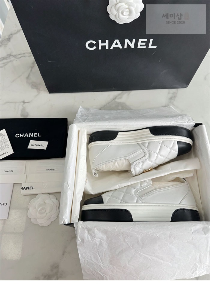 C H A N E L 샤넬 CC로고 퀼팅 슬립온 신발 3번 이미지