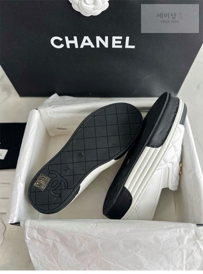 C H A N E L 샤넬 CC로고 퀼팅 슬립온 신발 10번 이미지