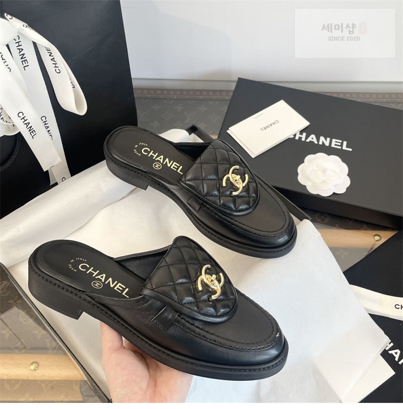 샤넬 샤넬 CC로고 턴락 뮬 블로퍼 신발 13번 이미지