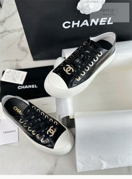 C H A N E L 샤넬 CC로고 화이트 금장 팬던트 플랫폼 스니커즈 신발 8번 이미지