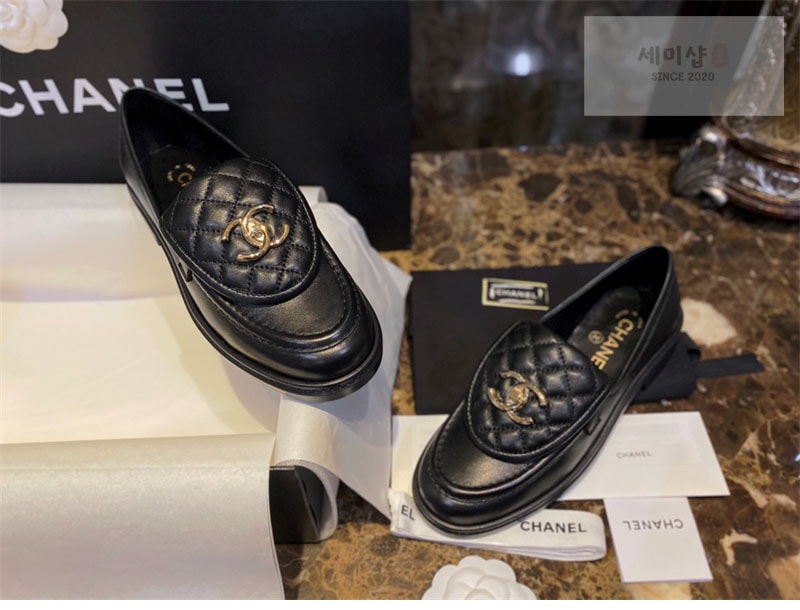 C H A N E L 샤넬 CC 로고 턴락 퀼팅 로퍼 신발 8번 이미지