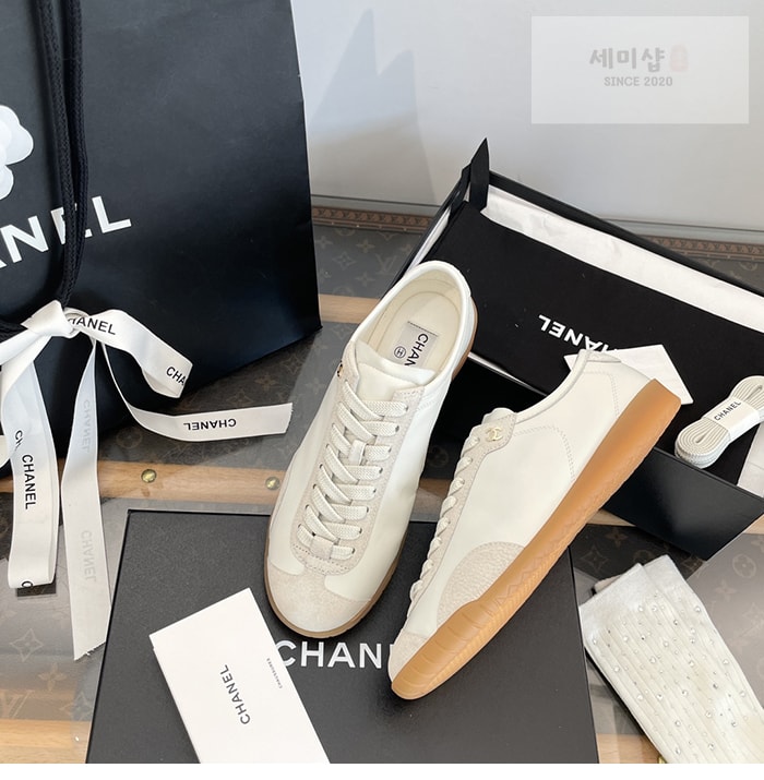 C H A N E L 샤넬 cc로고 러닝 스니커즈 신발 8번 이미지