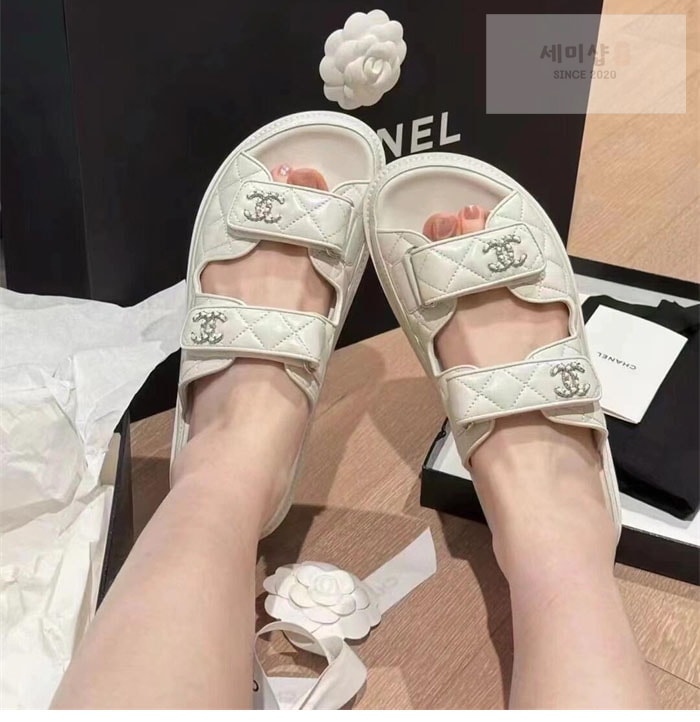 C H A N E L 샤넬 cc로고 벨크로 뮬 샌들 신발 2번 이미지